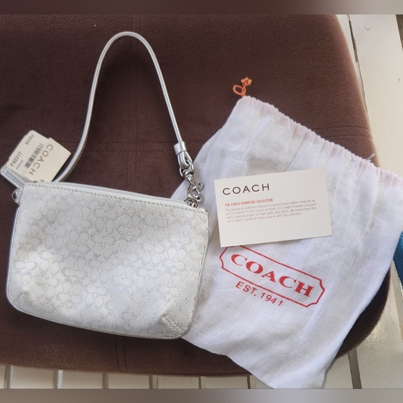 Coach Wallet Mini Signature Silver Lurex Wristlet Logo Wallet (NWT) - Picture 4 of 11